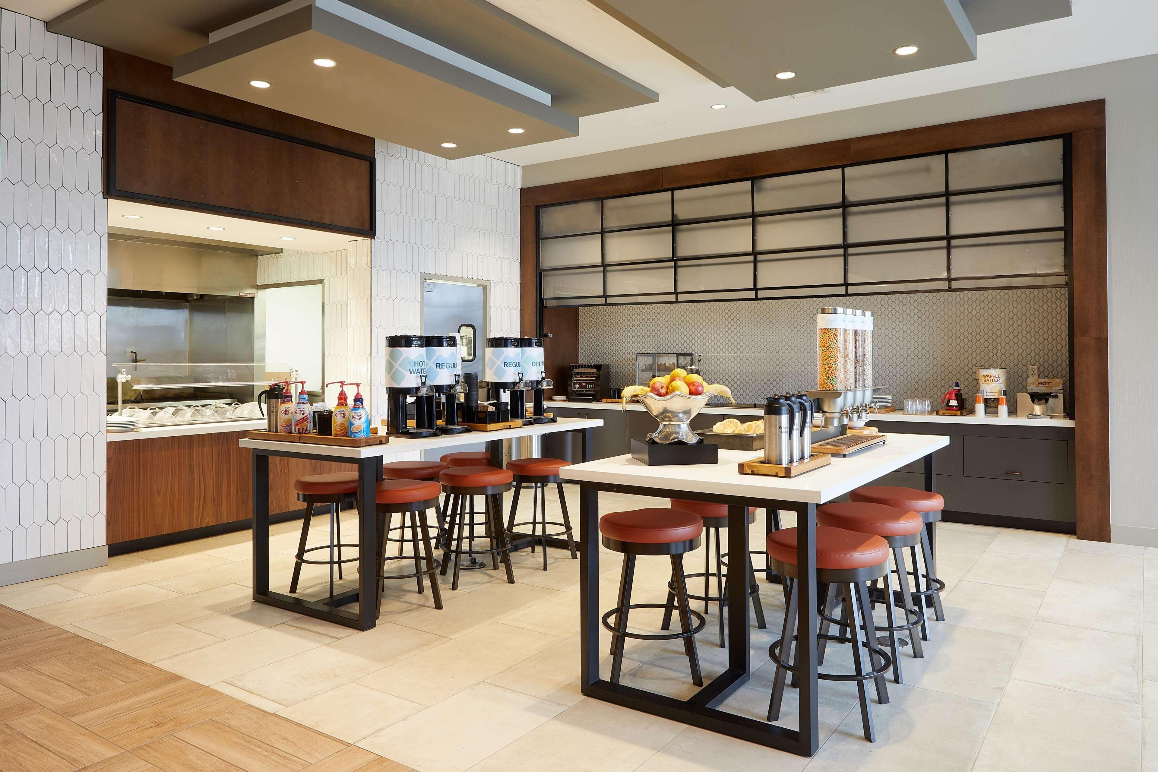 Hilton Garden Inn Elizabethtown Buitenkant foto