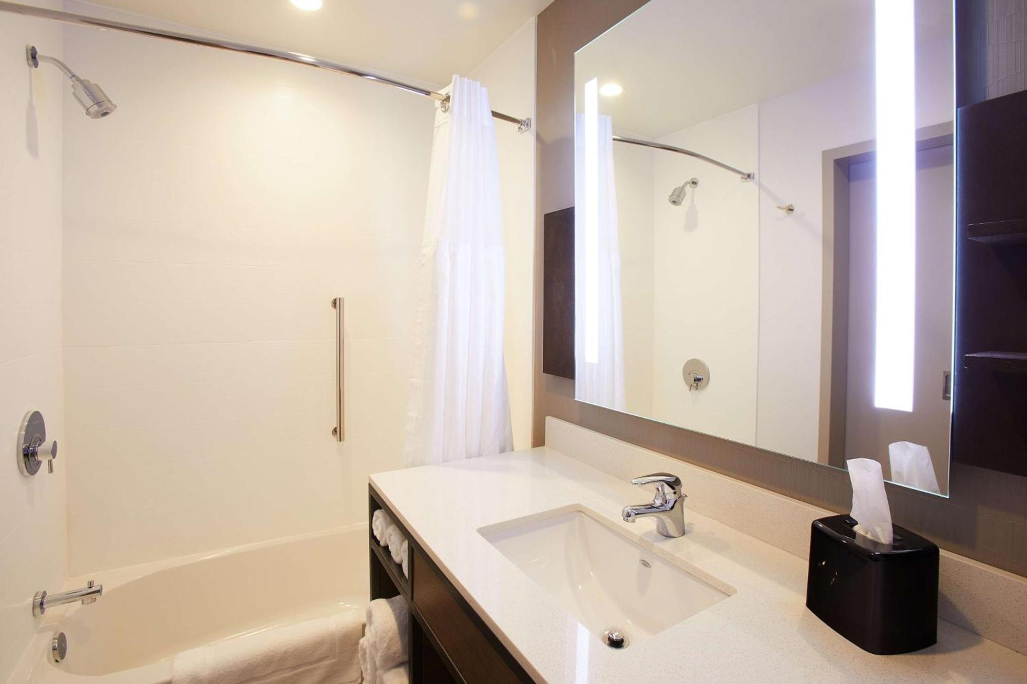 Hilton Garden Inn Elizabethtown Buitenkant foto